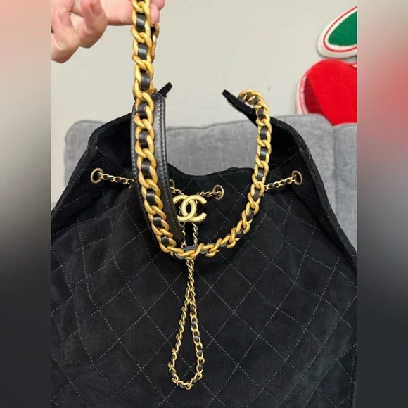 Chanel 25 Hobo Bag Medium Black Suede - Picture 4 of 16